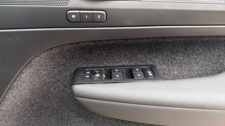 Volvo XC40 2.0 B3P Plus Black Edition 5dr Auto Petrol Estate